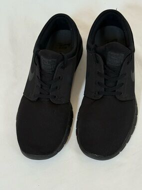 Nike Men’s Stefan Janoski Canvas Sneakers - Black Size 11